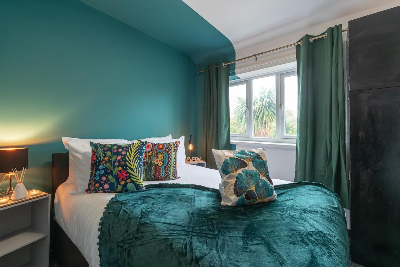 J'S Home Away From Home Fresh 2 Bedroom Garden Parking Kingston upon Hull ภายนอก รูปภาพ